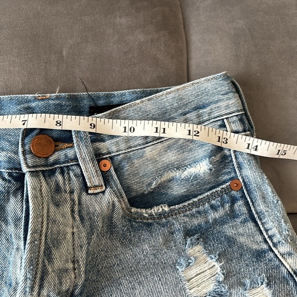 Blank NYC Distressed Denim Shorts size 24 - Picture 6 of 7